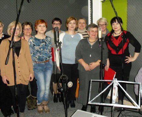 2016.02.24 - CHÓR Z WĄWOLNICY W STUDIO