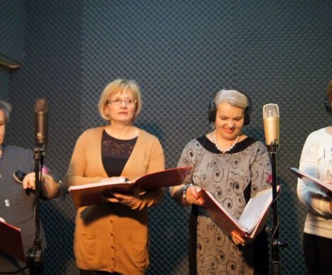 2016.02.24 - CHÓR Z WĄWOLNICY W STUDIO