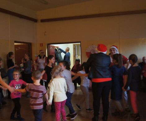 2018.12.09 - MIKOŁAJKI Z GMINNEGO PROGRAMU PROFILAKTYKI UZALEŻNIEŃ - GRABOWIEC