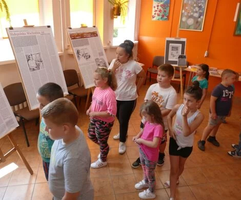 2021.07.29 - DZIECI NA WYSTAWIE "77. ROCZNICA ZBRODNI WOŁYŃSKIEJ"