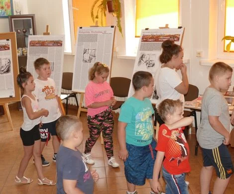 2021.07.29 - DZIECI NA WYSTAWIE "77. ROCZNICA ZBRODNI WOŁYŃSKIEJ"