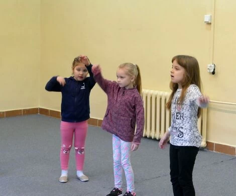 2021.11.10 - ZAJĘCIA TANECZNE - GRUPA MŁODSZA