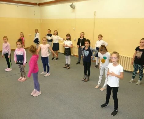 2021.11.10 - ZAJĘCIA TANECZNE - GRUPA STARSZA