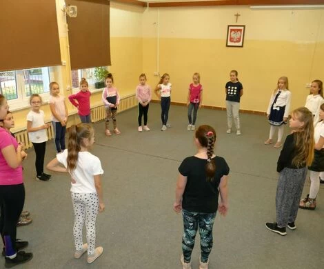 2021.11.10 - ZAJĘCIA TANECZNE - GRUPA STARSZA