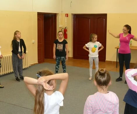 2021.11.10 - ZAJĘCIA TANECZNE - GRUPA STARSZA