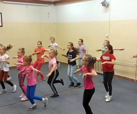 2021.11.17 - ZAJĘCIA TANECZNE - GRUPA STARSZA