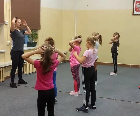 2021.11.17 - ZAJĘCIA TANECZNE - GRUPA STARSZA