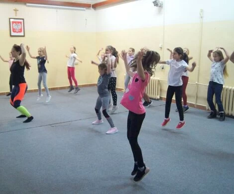 2021.11.24 - ZAJĘCIA TANECZNE - GRUPA STARSZA