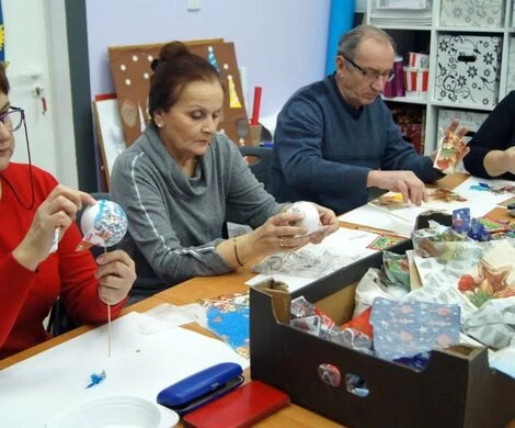 2021.12.08 - Dekorujemy na święta - AKTYWNI 50+