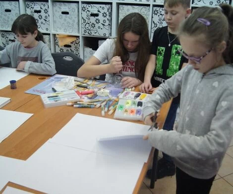 2022.01.18 - DZIEŃ KUBUSIA PUCHATKA - ZAJĘCIA PLASTYCZNE