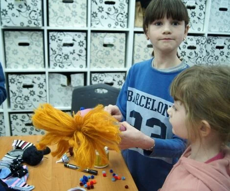 2022.01.25 - Laleczki ze skarpetki - ZAJĘCIA PLASTYCZNE