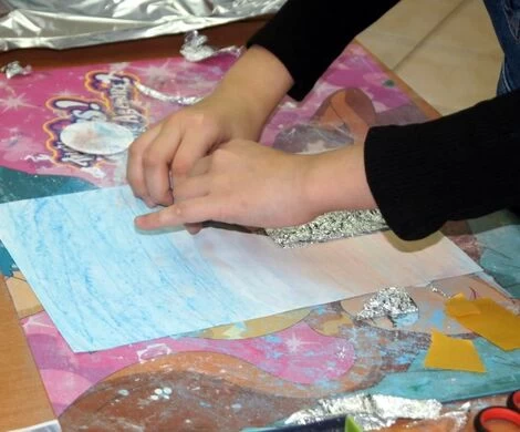 2022.02.01 - DRZEWA Z FOLII ALUMINIOWEJ - ZAJĘCIA PLASTYCZNE