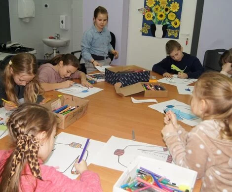 2022.02.03 - PROJEKTUJEMY SWETRY ZIMOWE - ZAJĘCIA PLASTYCZNE