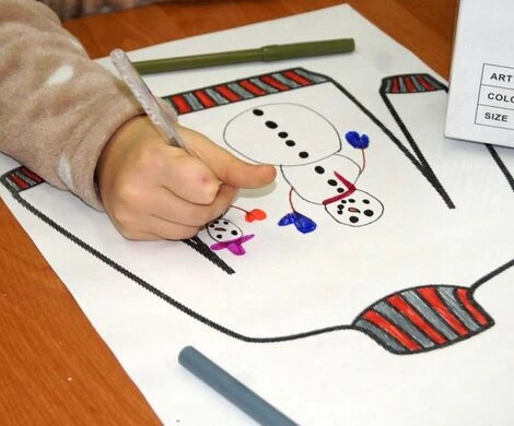 2022.02.03 - PROJEKTUJEMY SWETRY ZIMOWE - ZAJĘCIA PLASTYCZNE