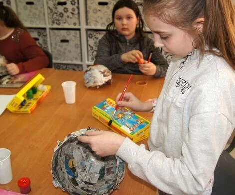 2022.03.03 - OZDABIANIE MIS Z PAPIERU - ZAJĘCIA PLASTYCZNE