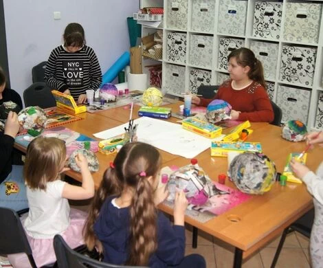 2022.03.03 - OZDABIANIE MIS Z PAPIERU - ZAJĘCIA PLASTYCZNE