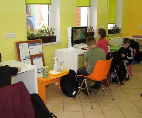 2022.03.08 - LAURKI NA DZIEŃ KOBIET - ZAJĘCIA PLASTYCZNE