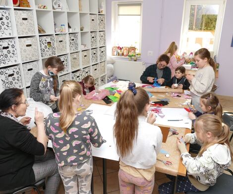2022.03.25 - KRÓLIKI Z FILCU - ZAJĘCIA PLSTYCZNE