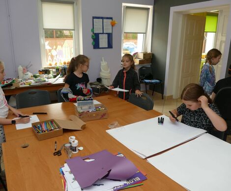 2022.05.13 - PROJEKTUJEMY INICJAŁY - ZAJĘCIA PLASTYCZNE