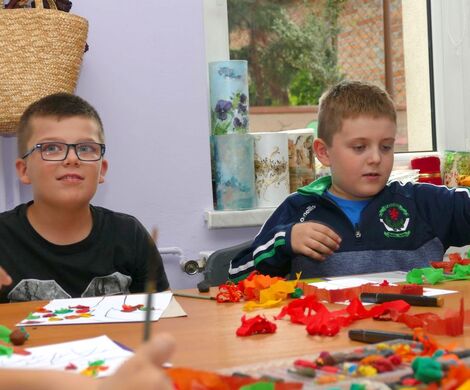 2023.10.06 - KOLOROWE DRZEWO - ZAJĘCIA PLASTYCZNE