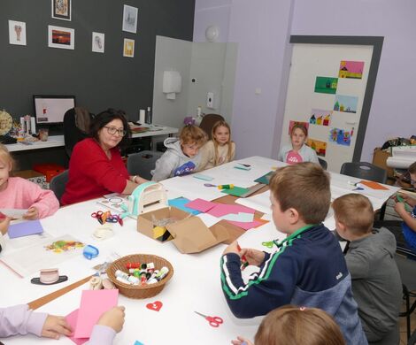 2023.11.03 - KARTKA URODZINOWA - ZAJĘCIA PLASTYCZNE