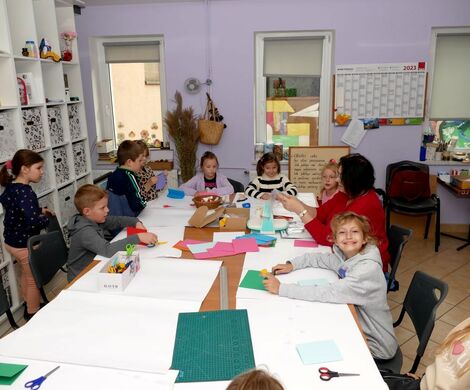 2023.11.03 - KARTKA URODZINOWA - ZAJĘCIA PLASTYCZNE