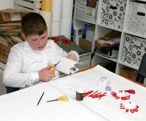 2023.11.10 - KOTYLIONY NA ŚWIĘTO NIEPODLEGŁOŚCI - ZAJĘCIA PLASTYCZNE
