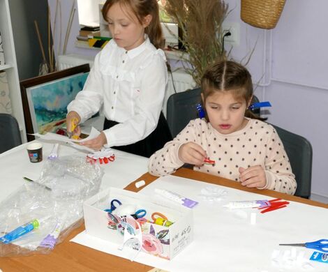 2023.11.10 - KOTYLIONY NA ŚWIĘTO NIEPODLEGŁOŚCI - ZAJĘCIA PLASTYCZNE