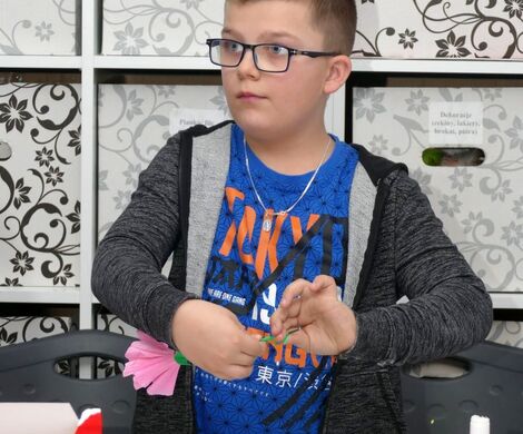 2024.01.19 - KWIATY NA DZIEŃ BABCI I DZADKA - ZAJĘCIA PLASTYCZNE