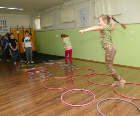 2024.01.31 - ZABAWY Z KSIĄŻKĄ - GRY I ZAJĘCIA RUCHOWE