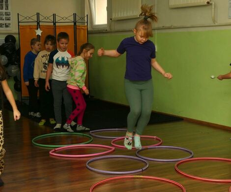 2024.01.31 - ZABAWY Z KSIĄŻKĄ - GRY I ZAJĘCIA RUCHOWE