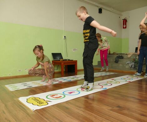 2024.01.31 - ZABAWY Z KSIĄŻKĄ - GRY I ZAJĘCIA RUCHOWE