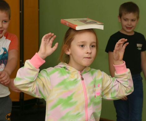 2024.01.31 - ZABAWY Z KSIĄŻKĄ - GRY I ZAJĘCIA RUCHOWE