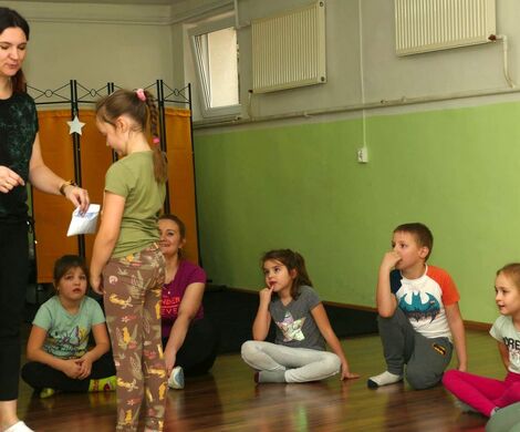 2024.01.31 - ZABAWY Z KSIĄŻKĄ - GRY I ZAJĘCIA RUCHOWE
