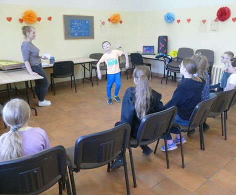 2025.02.24 - Ferie zimowe, tworzenie świec żelowych, gry i zabawy