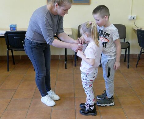 2025.02.24 - Ferie zimowe, tworzenie świec żelowych, gry i zabawy