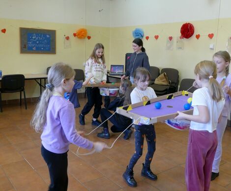 2025.02.24 - Ferie zimowe, tworzenie świec żelowych, gry i zabawy