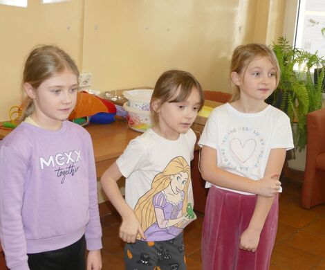 2025.02.24 - Ferie zimowe, tworzenie świec żelowych, gry i zabawy