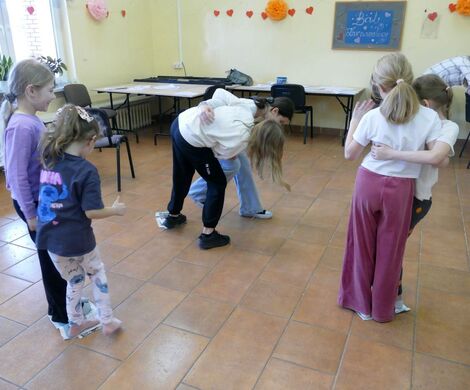 2025.02.24 - Ferie zimowe, tworzenie świec żelowych, gry i zabawy