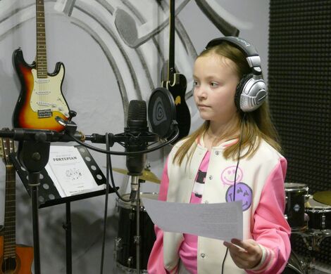 2025.02.26 - Ferie zimowe, studio nagrań, zajęcia plastyczne
