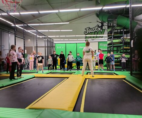 2026.02.25 - WYJAZD DO PARKU TRAMPOLIN W CHEŁMIE