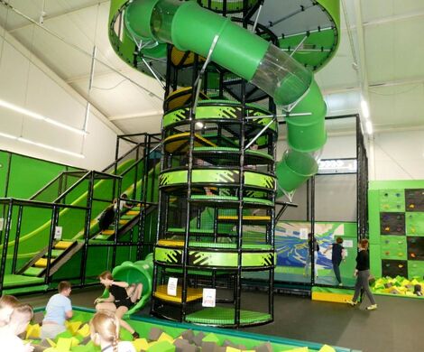 2026.02.25 - WYJAZD DO PARKU TRAMPOLIN W CHEŁMIE
