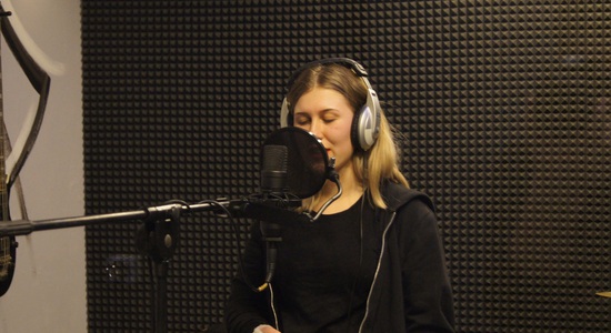 ALEKSANDRA BEŁZ W STUDIO NAGRAŃ