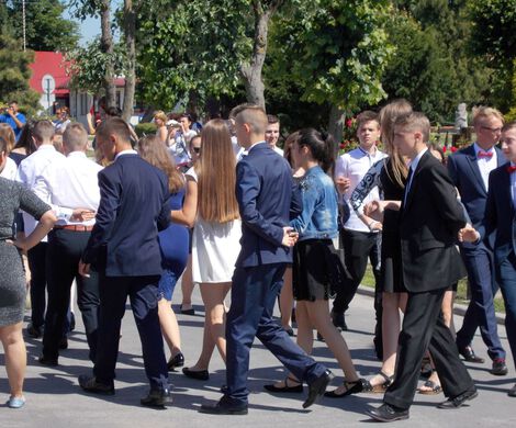 CAŁA POLSKA TAŃCZYŁA POLONEZA