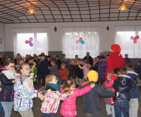 MIKOŁAJKI Z GMINNEGO PROGRAMU PROFILAKTYKI UZALEŻNIEŃ