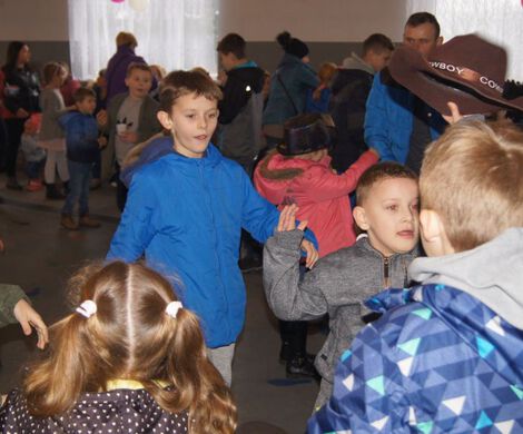 MIKOŁAJKI Z GMINNEGO PROGRAMU PROFILAKTYKI UZALEŻNIEŃ