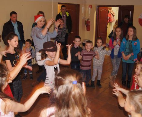 MIKOŁAJKI Z GMINNEGO PROGRAMU PROFILAKTYKI UZALEŻNIEŃ