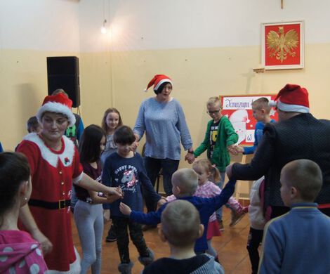 MIKOŁAJKI Z GMINNEGO PROGRAMU PROFILAKTYKI UZALEŻNIEŃ