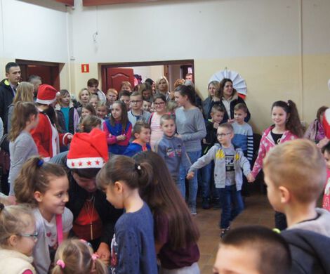 MIKOŁAJKI Z GMINNEGO PROGRAMU PROFILAKTYKI UZALEŻNIEŃ
