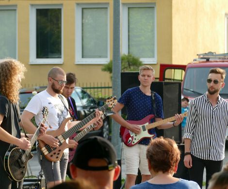 POPOŁUDNIE Z MUZYKĄ - SEEKING DREAMS